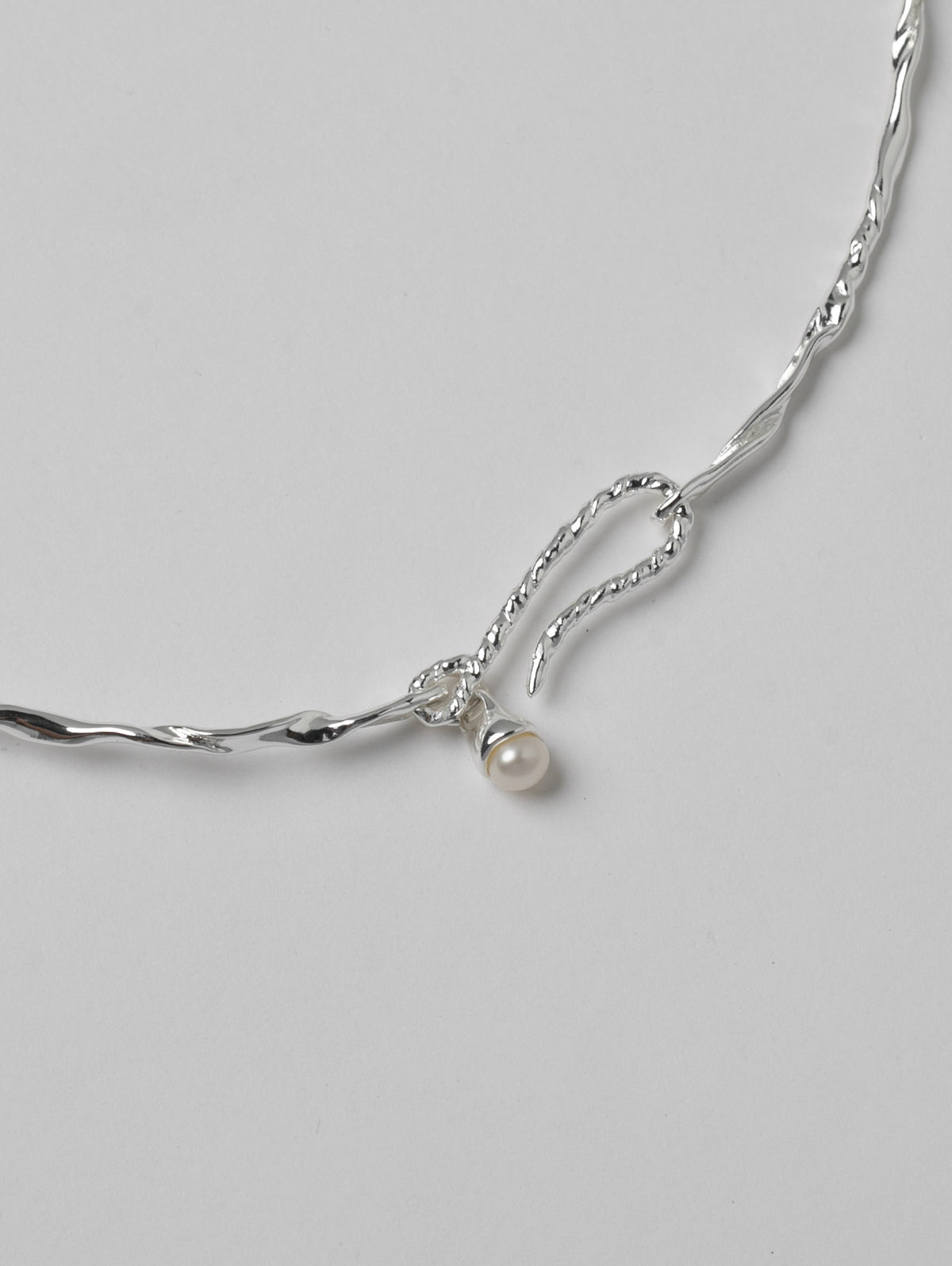 Finley Collar Necklace in Silver