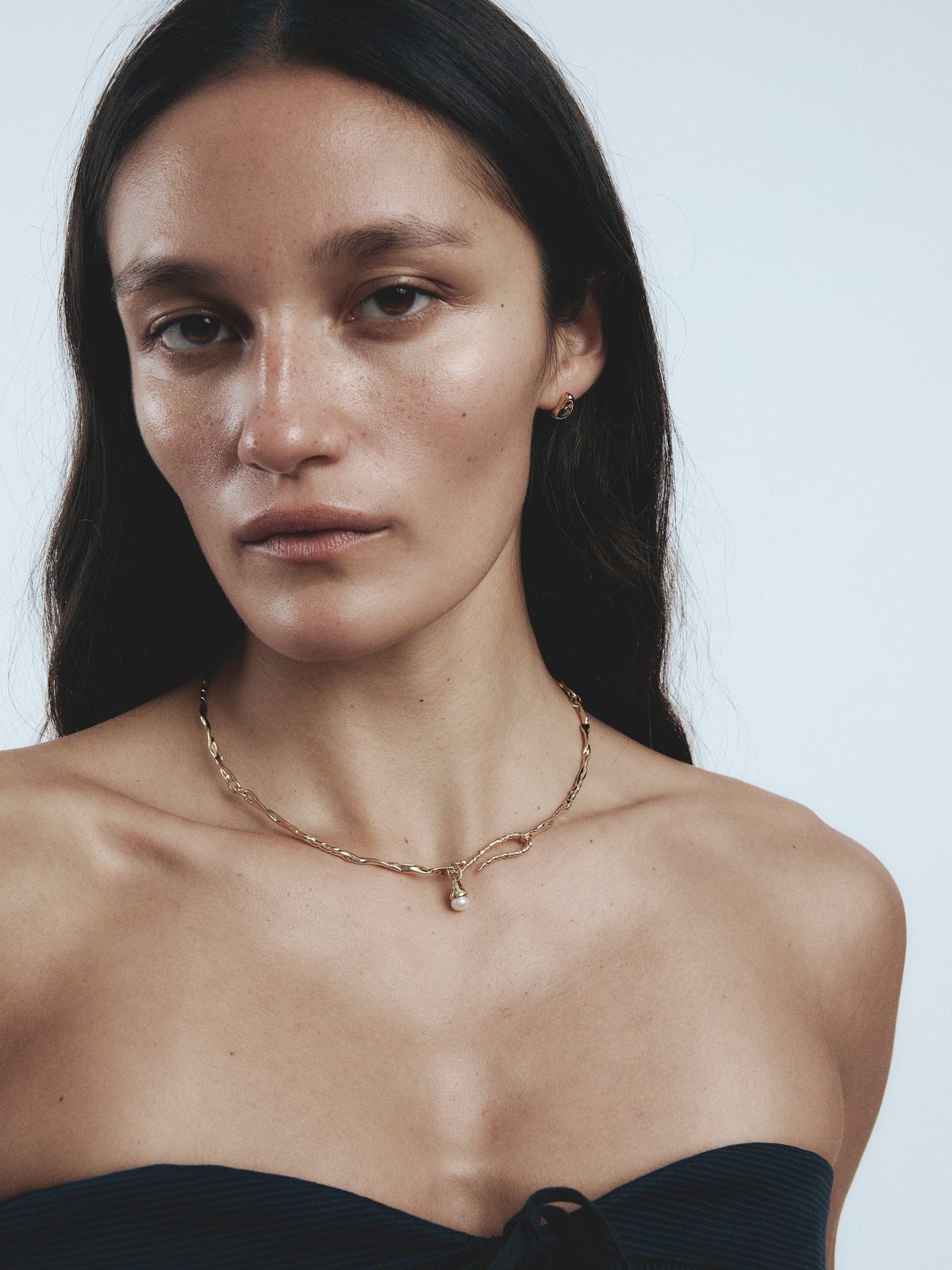 Finley Collar Necklace in Gold