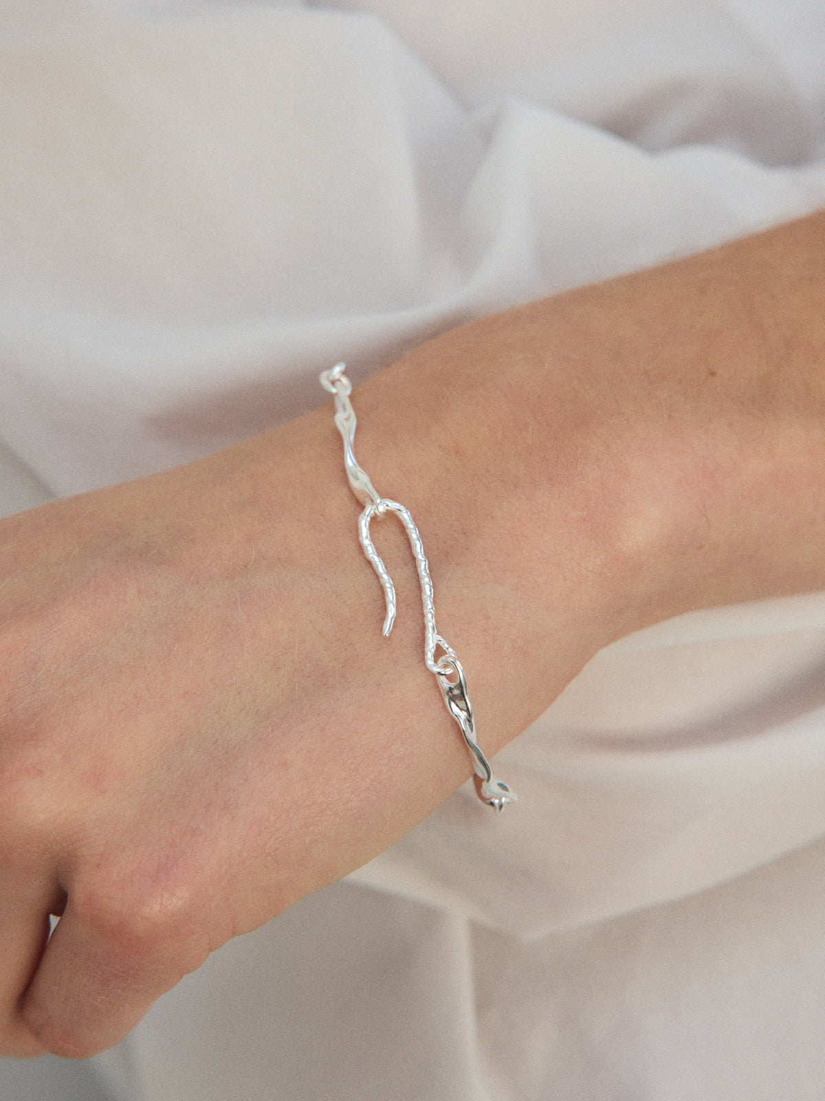 -Bracelets-wolfcircus.com