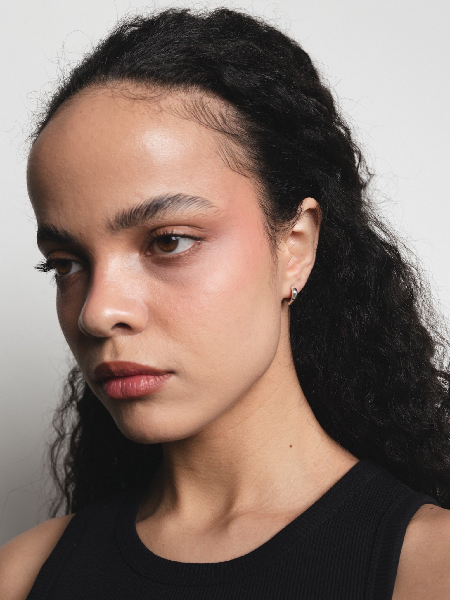 【Wolf Circus】Isla Hoops single 14K フープピアス Isla Hoops in Sterling Silver – WOLF CIRCUS JEWELRY