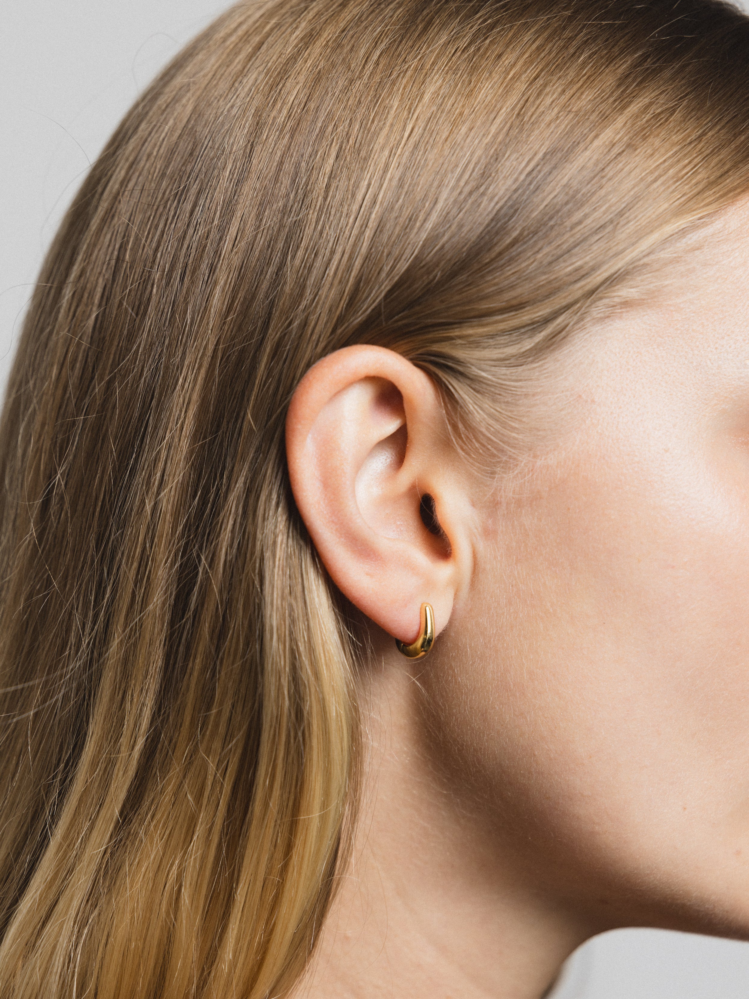 Wolf Circus Molly Huggie Hoop Earrings in Gold-Earrings-wolfcircus.com