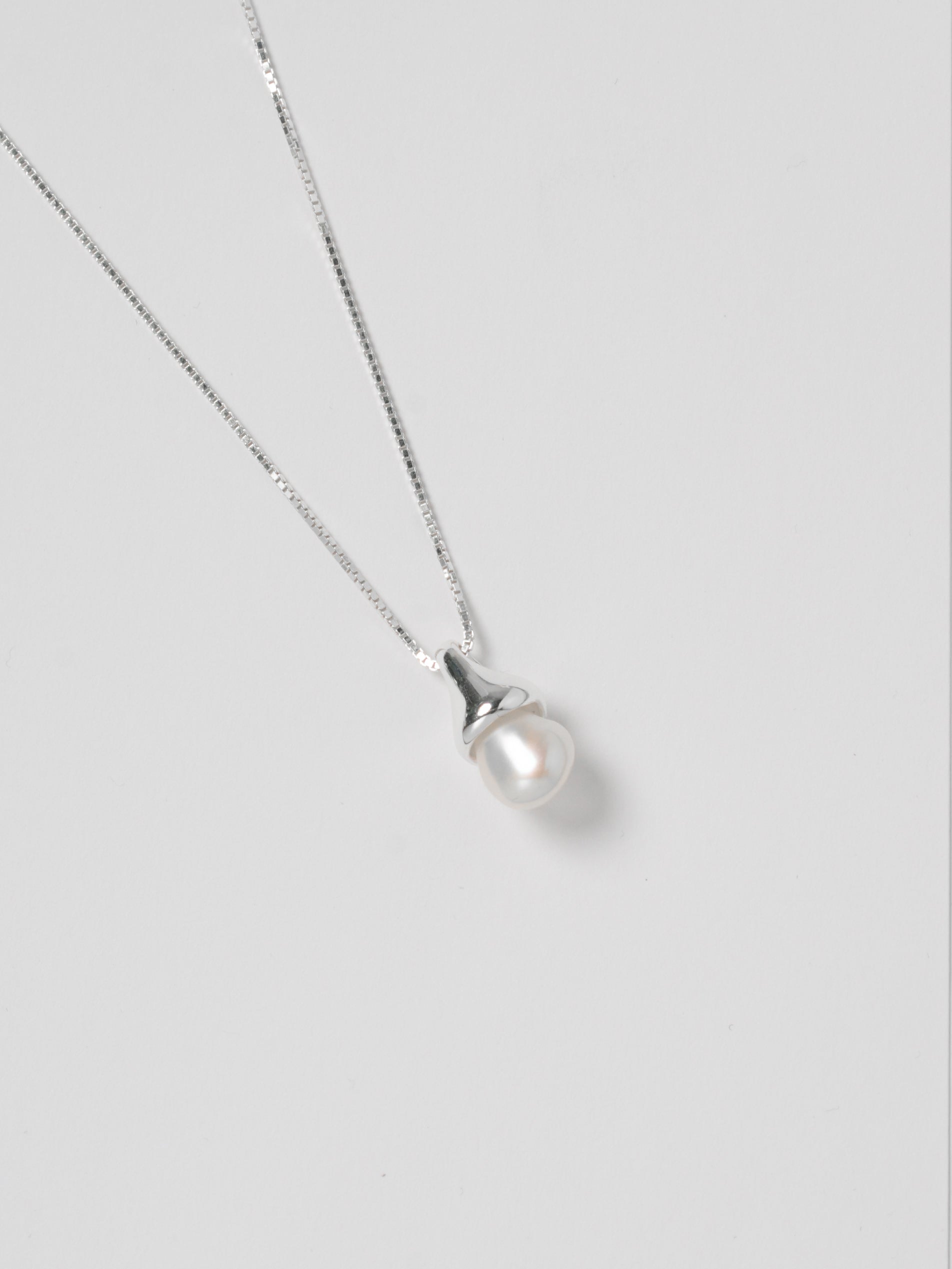 -Necklaces-wolfcircus.com