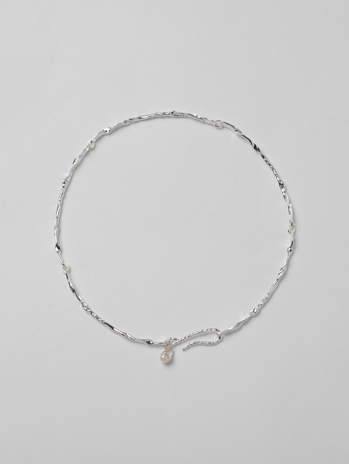 Finley Collar Necklace in Silver