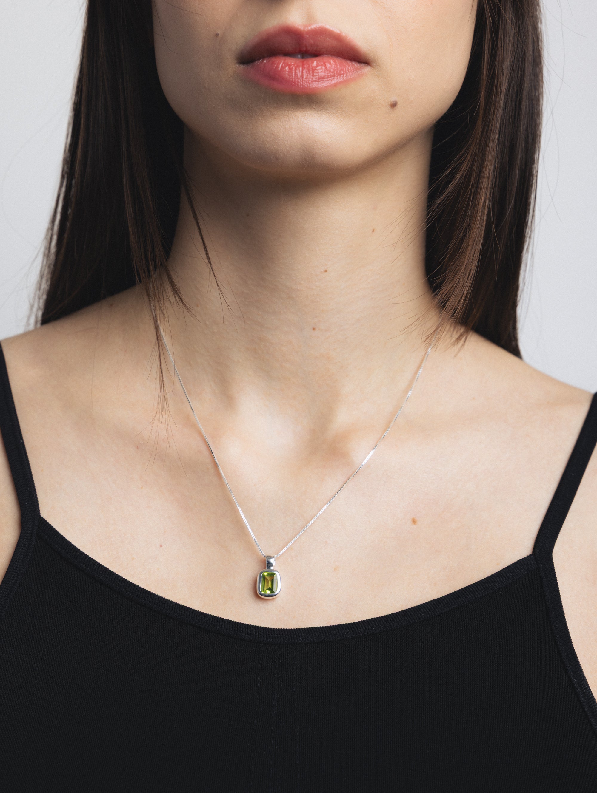 Freya Necklace in Green Peridot and Sterling Silver – WOLF CIRCUS