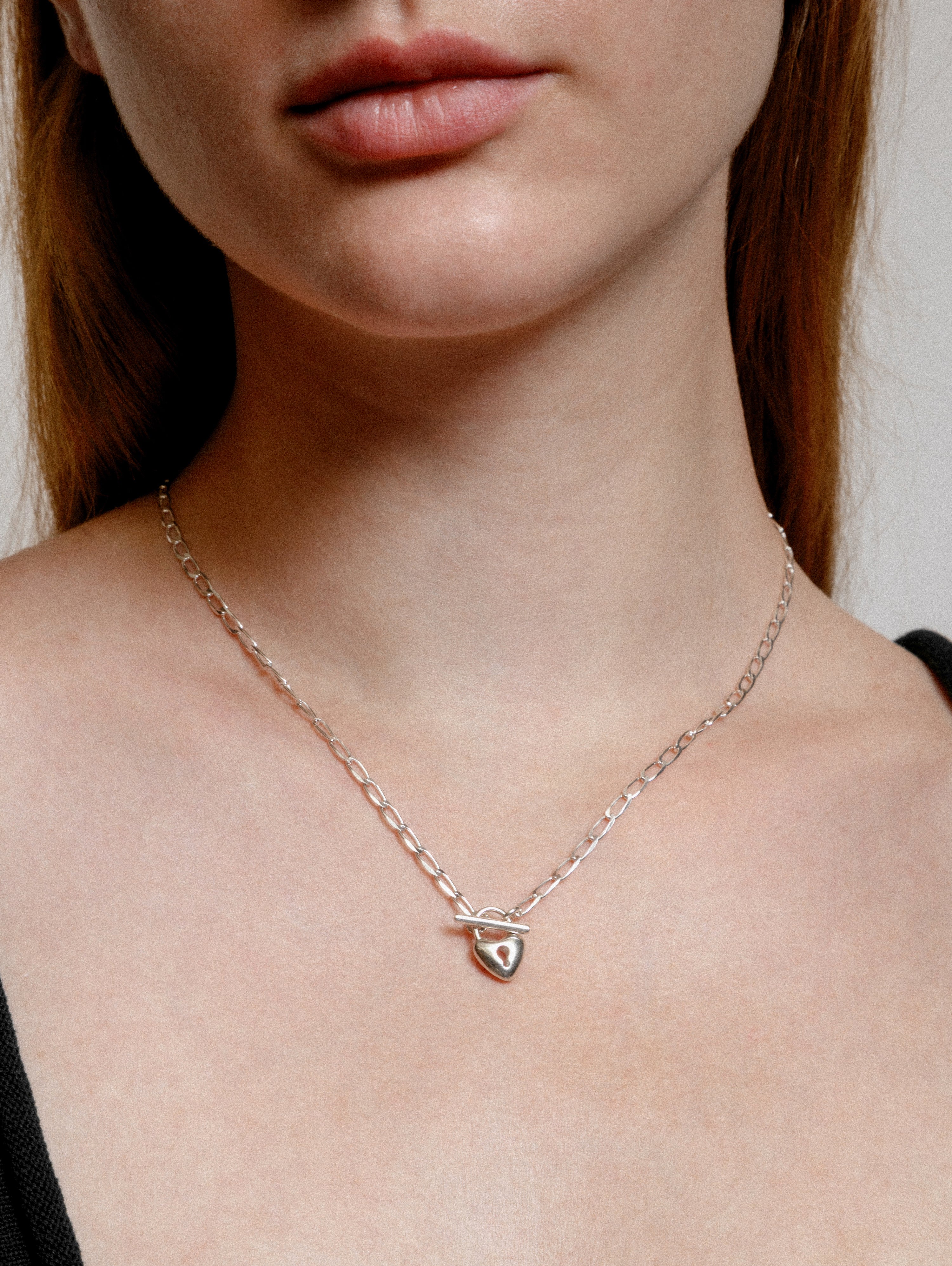 【Wolf Circus】シルバー Heart Toggle チェーンネックレス Wolf Circus Heart Locket Toggle Clasp Curb Chain Necklace in