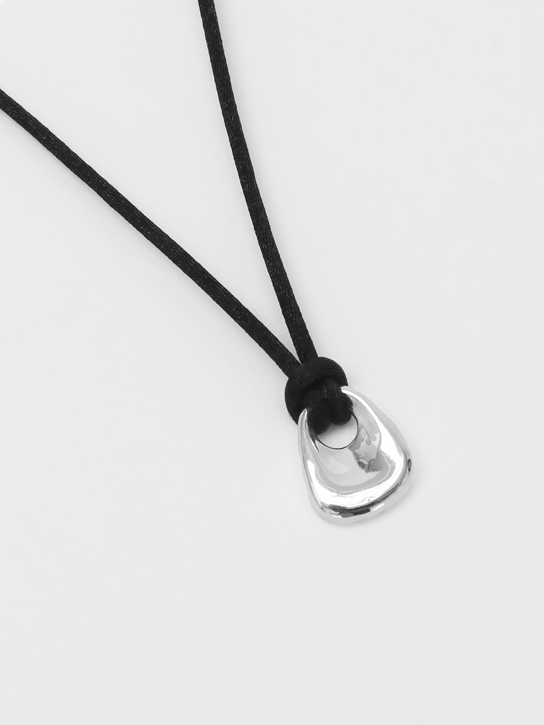 -Necklaces-wolfcircus.com