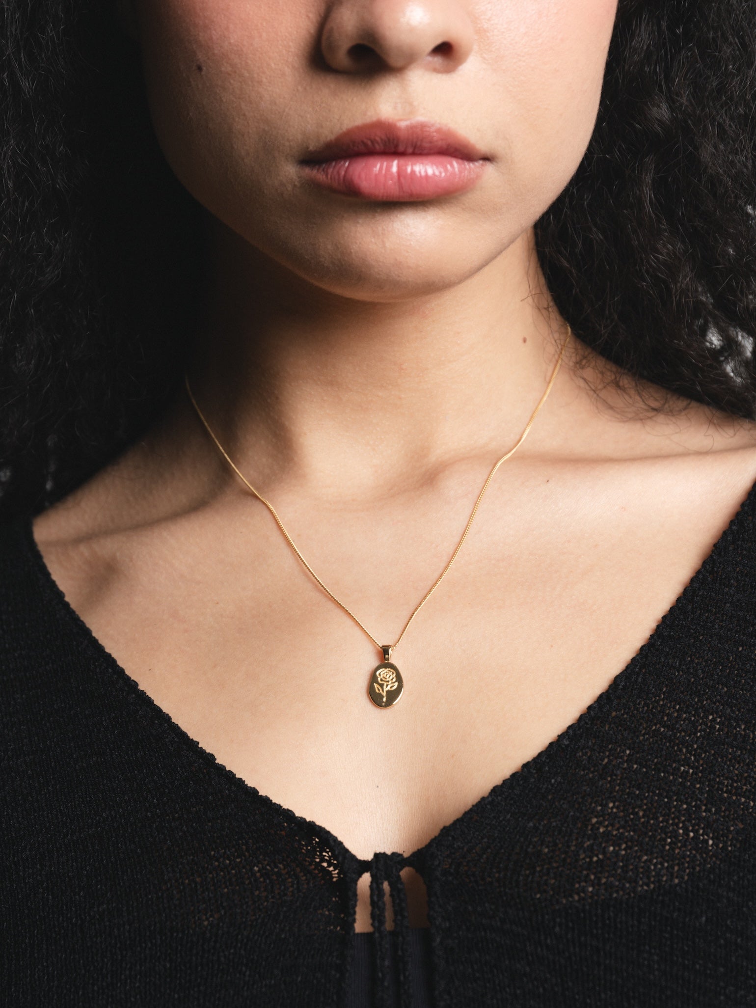 カナダ製【Wolf Circus】Rose Necklace ★オトナかわいい Wolf Circus Engraved Rose Pendant Necklace in 14k Gold