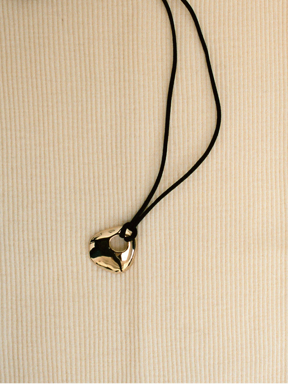 -Necklaces-wolfcircus.com