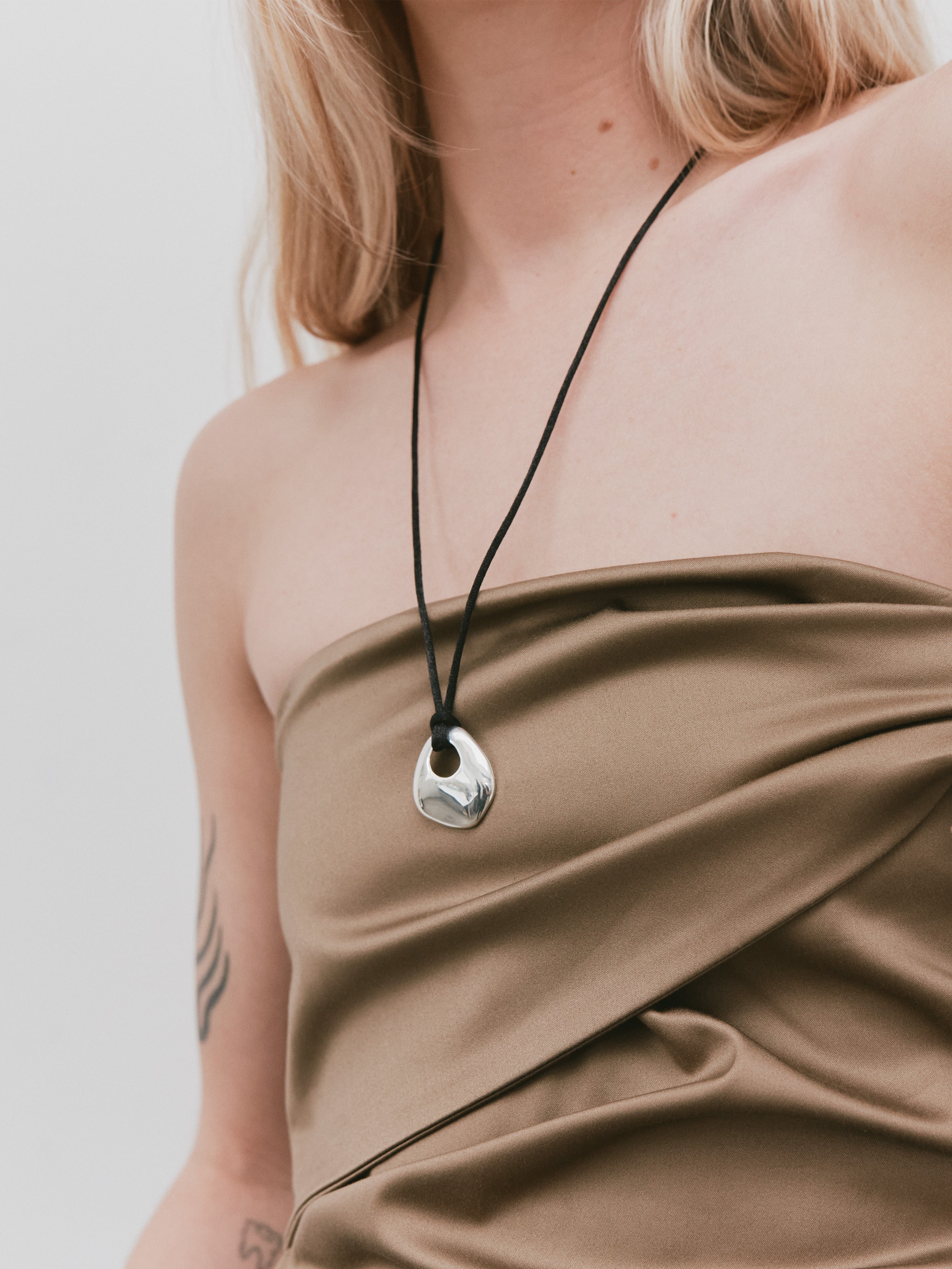 -Necklaces-wolfcircus.com