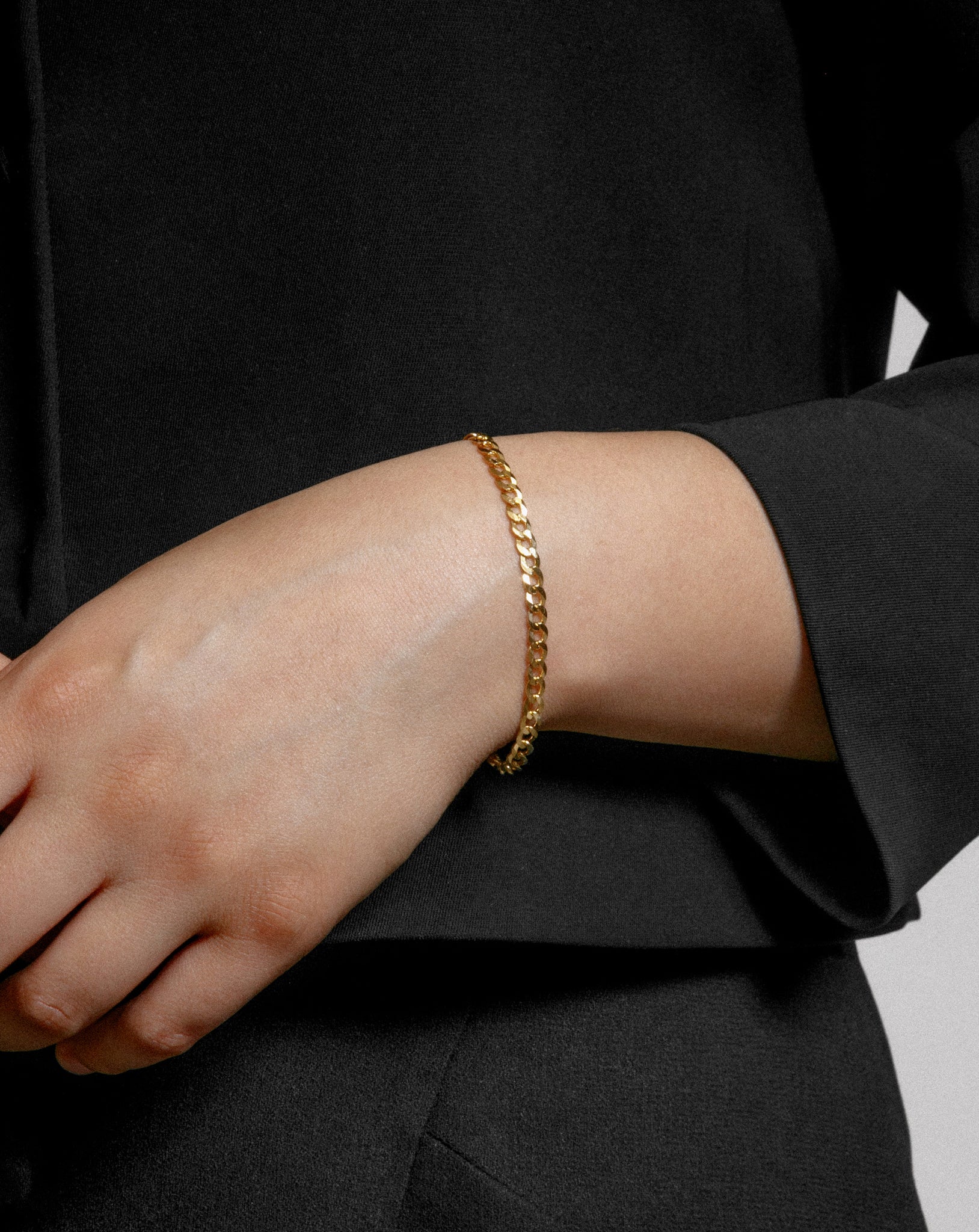    Wolf-Circus-Minimalist-Curb-Chain-Bracelet-in-14k-Gold-Vermeil-Cardero-Bracelet-in-Gold-Bracelets-Jewelry